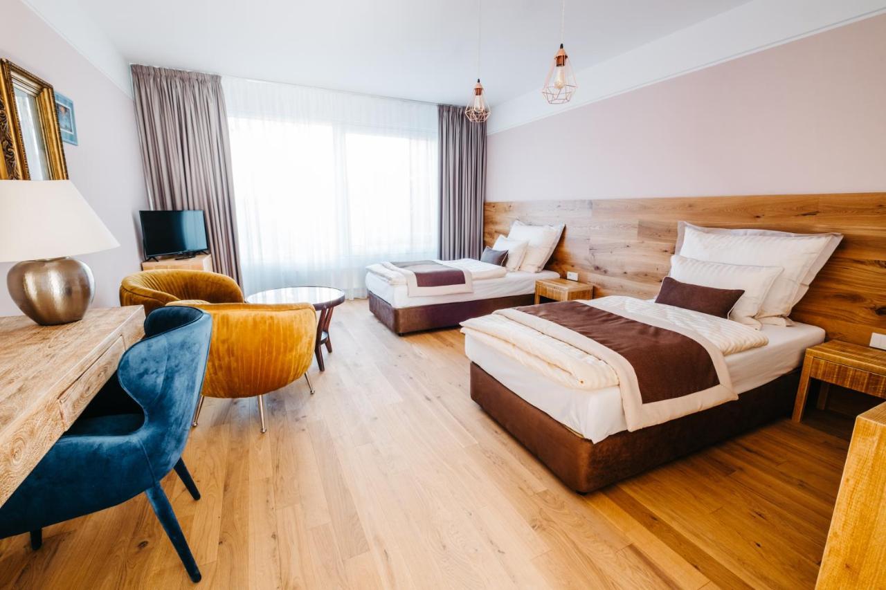 Boutique Hotel Corso Revnice Bagian luar foto