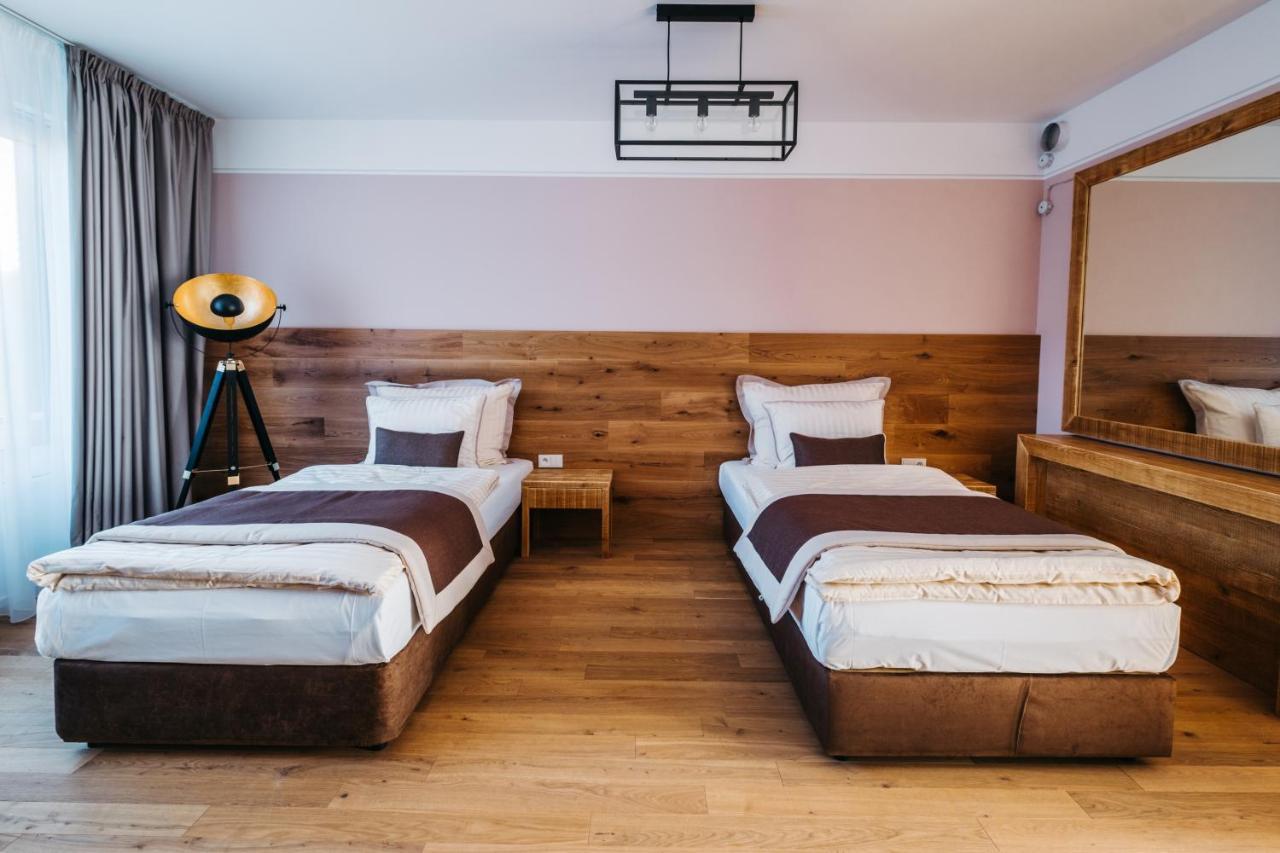 Boutique Hotel Corso Revnice Bagian luar foto