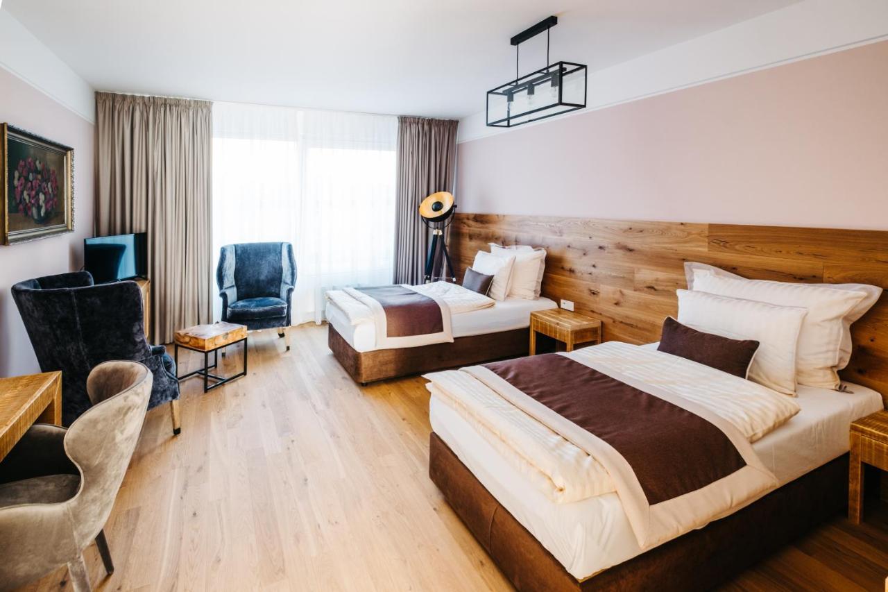 Boutique Hotel Corso Revnice Bagian luar foto