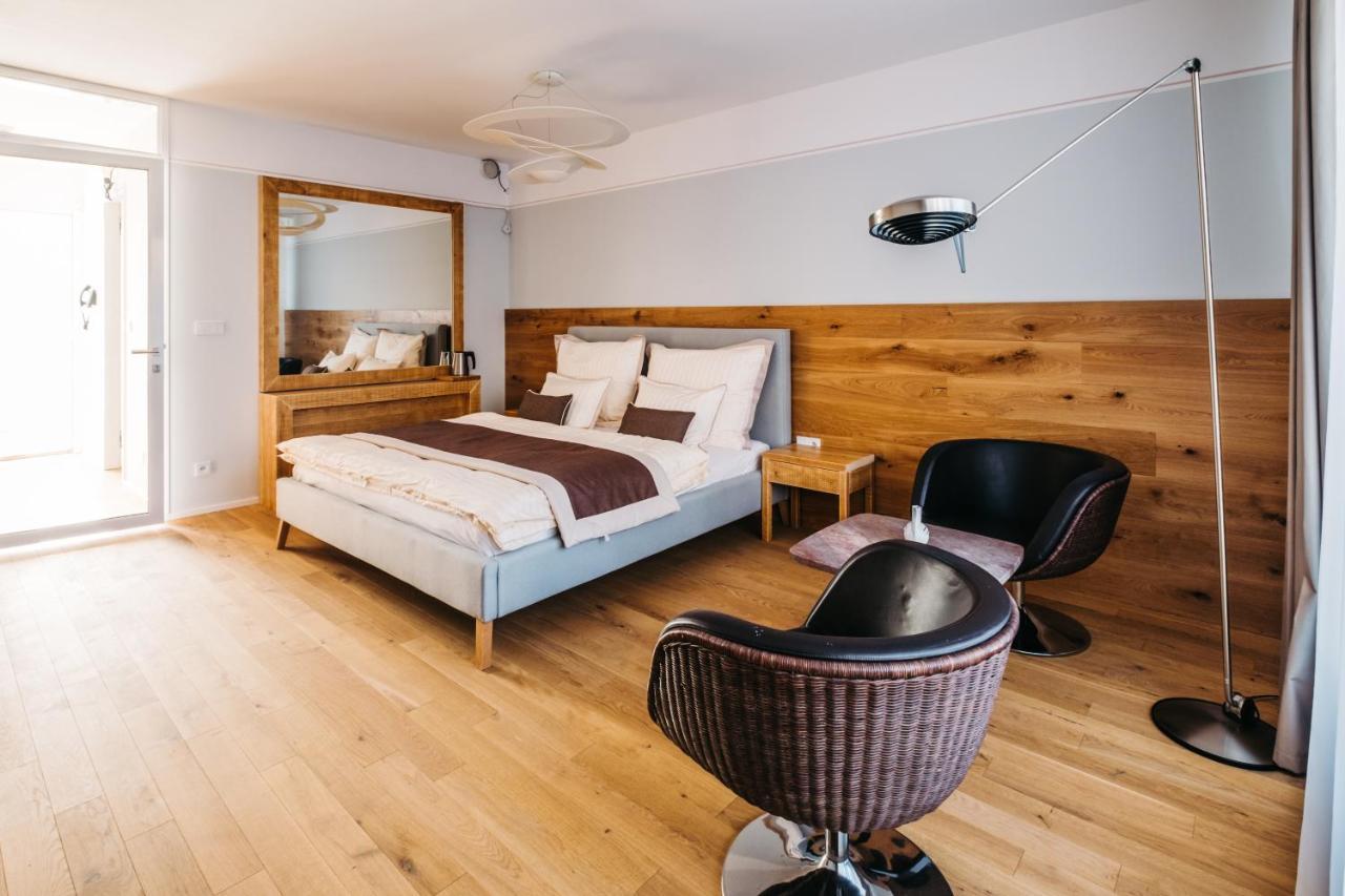Boutique Hotel Corso Revnice Bagian luar foto